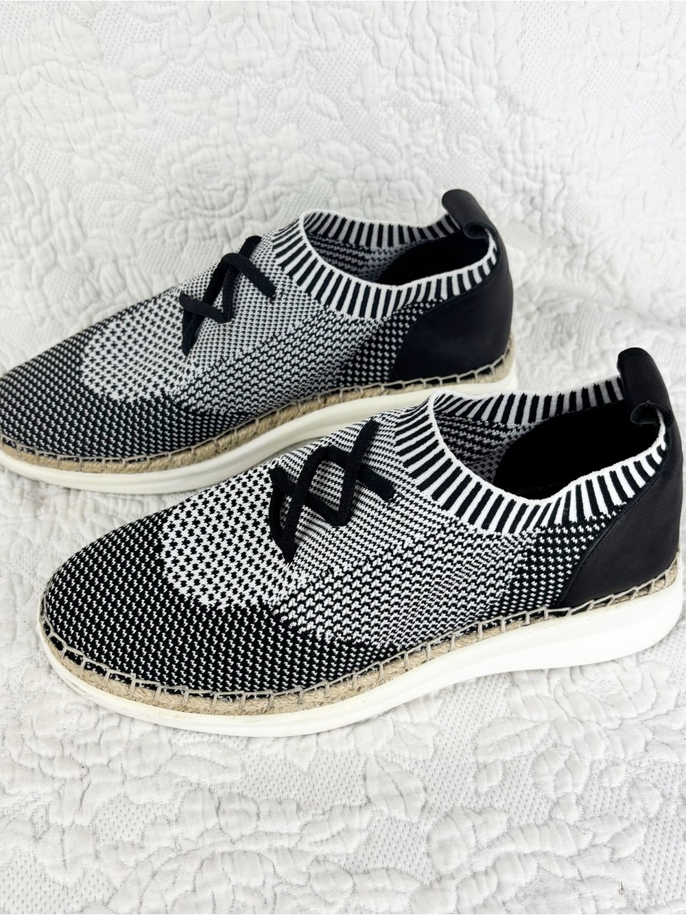 Vince Camuto Women’s Affina Sneakers Knit Slip on Sz 6M